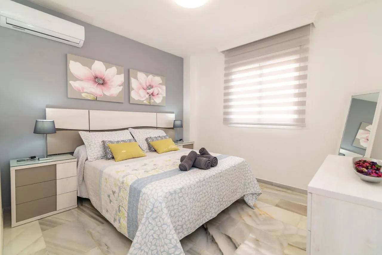 N&A Timon 2 - 3Br Apartment, Recently Renovated ベナルマデナ