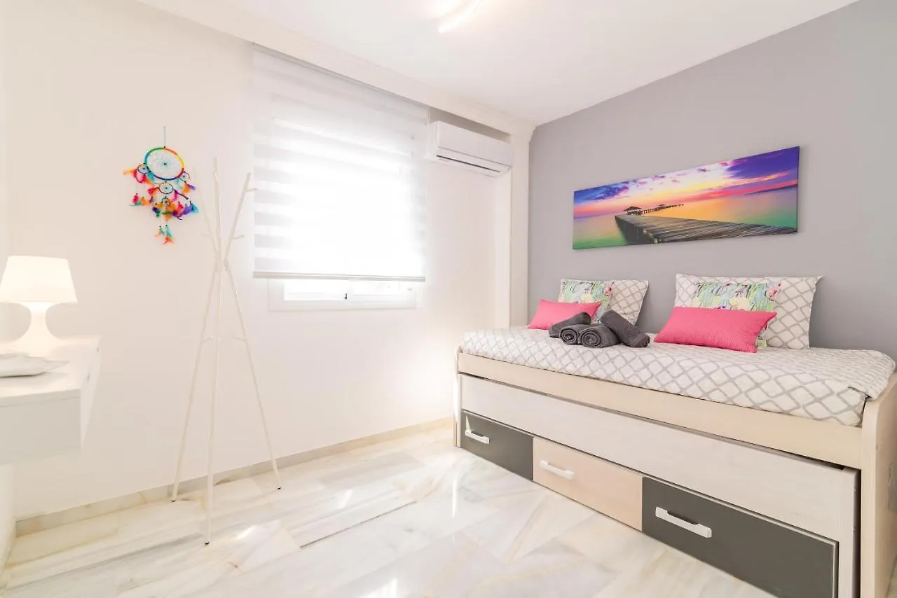 アパート N&A Timon 2 - 3Br Apartment, Recently Renovated ベナルマデナ